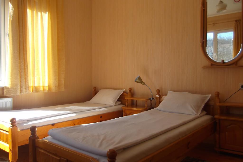 מלון טריאבנה Borova House חדר תמונה