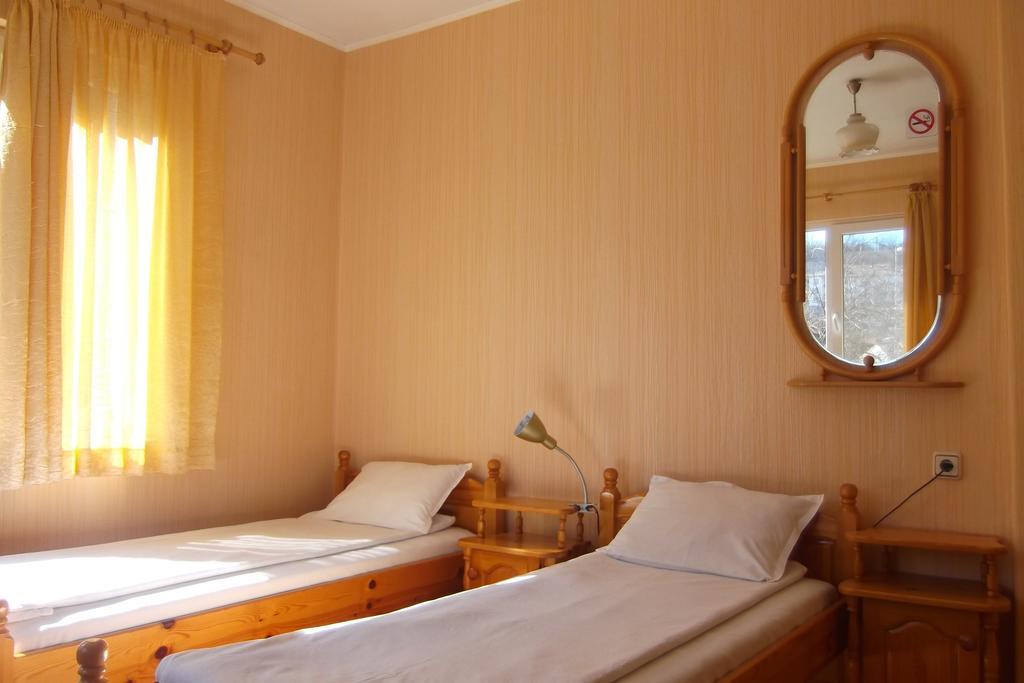 מלון טריאבנה Borova House חדר תמונה