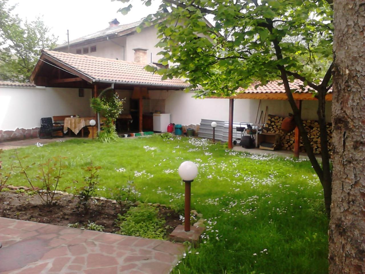 מלון טריאבנה Borova House מראה חיצוני תמונה